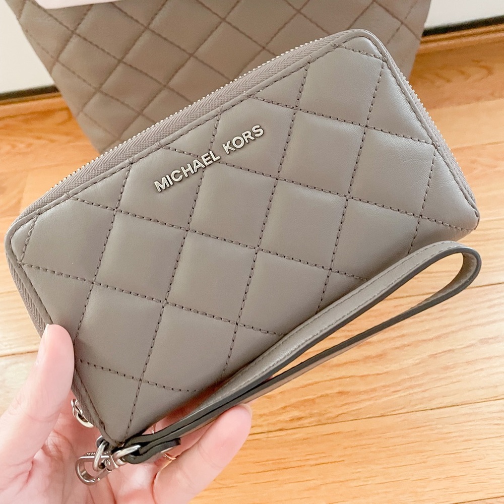 Loni Michael Kors Handbag Full Set - Picture 4 of 9